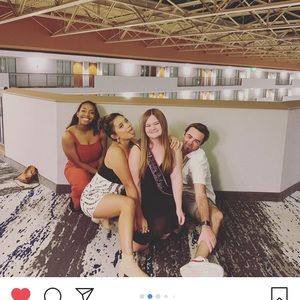 Meet your Posher, Alexis